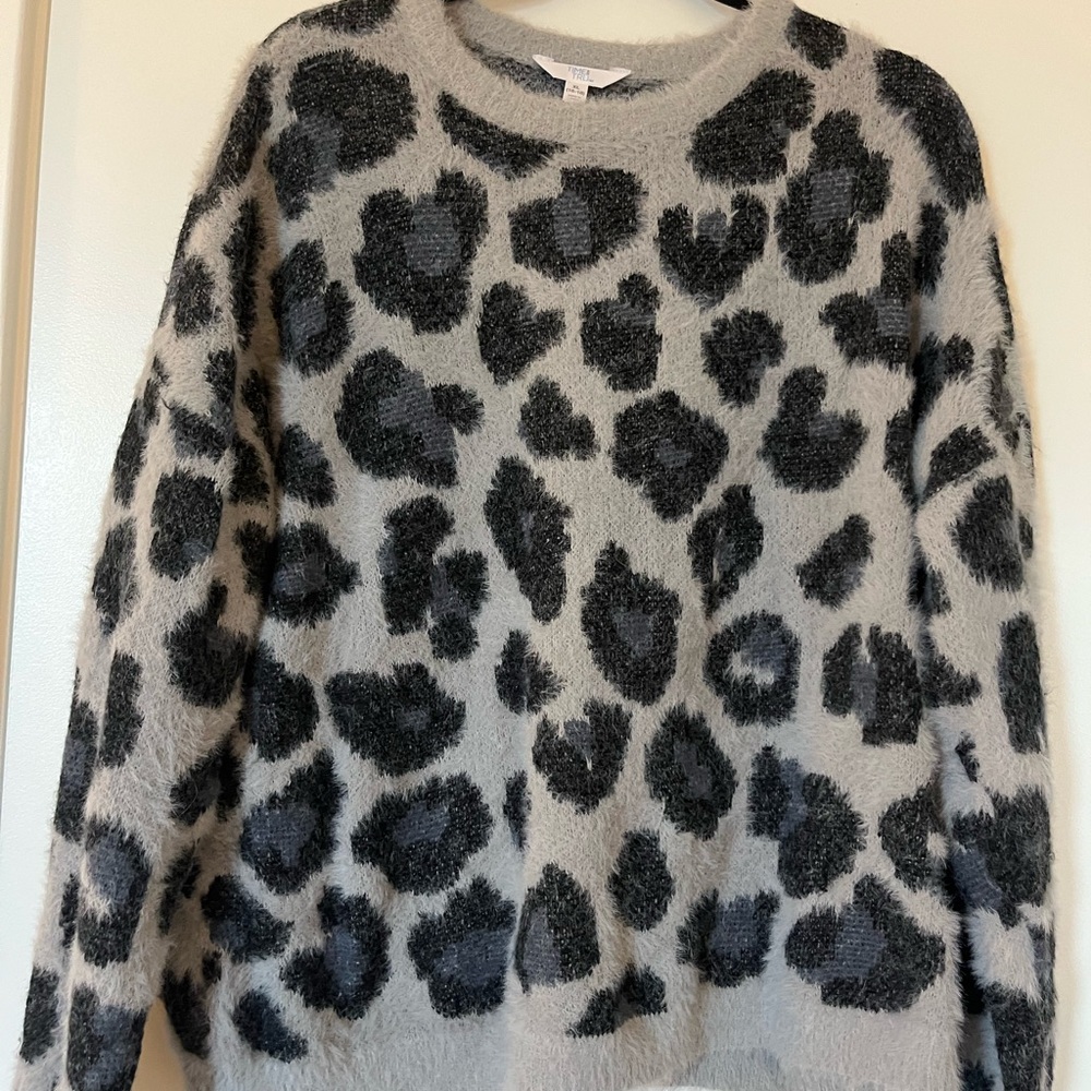 Time and Tru Gray and Black Crew Neck Sweater with Leopard Print